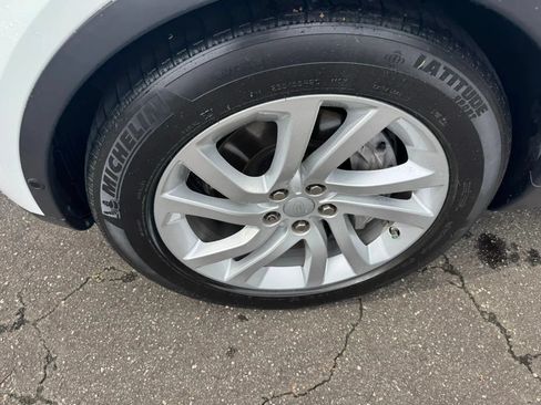 Used 2018 Land Rover Discovery HSE AWD/4WD image 10