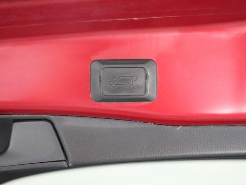 Used 2024 Toyota RAV4 XLE Premium FWD image 33