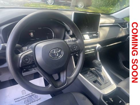 Used 2024 Toyota RAV4 LE AWD/4WD image 13