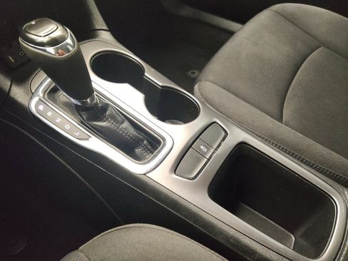 Used 2017 Chevrolet Cruze LT w/ Convenience Package image 26