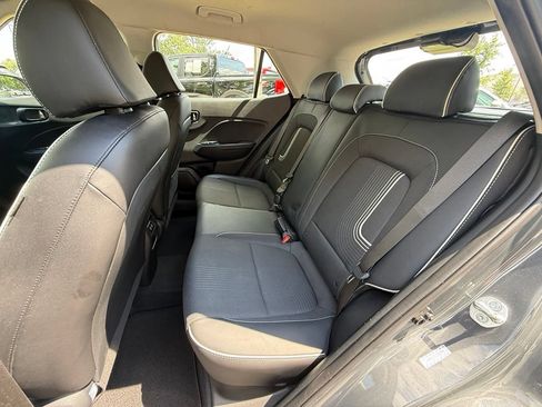 Used 2024 Hyundai Venue Limited FWD image 29