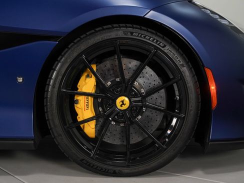 Used 2019 Ferrari Portofino RWD image 28