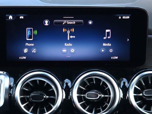 New 2026 Mercedes-Benz GLB 250 4MATIC image 15