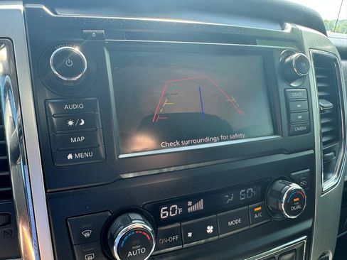 Used 2019 Nissan Titan SV w/ SV Convenience Package AWD/4WD image 15