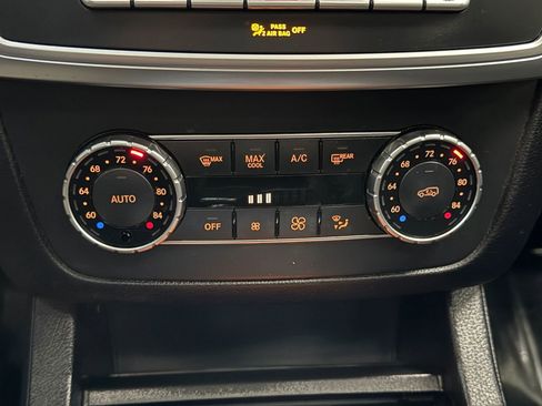 Used 2014 Mercedes-Benz GL 450 4MATIC w/ Lane Tracking Package image 38