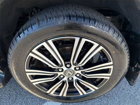 Used 2024 Lexus LX 600 4WD w/ Luxury Package image 20