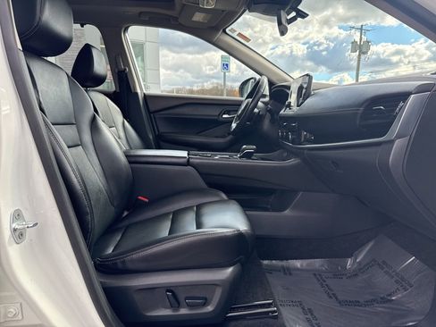 Used 2022 Nissan Rogue SL w/ SL Premium Package image 13