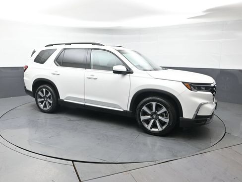 Used 2023 Honda Pilot Elite image 8