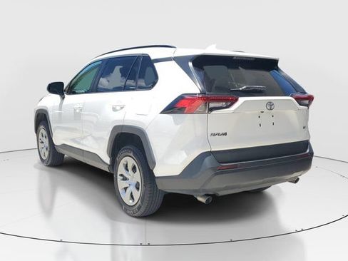 Used 2021 Toyota RAV4 LE FWD image 4