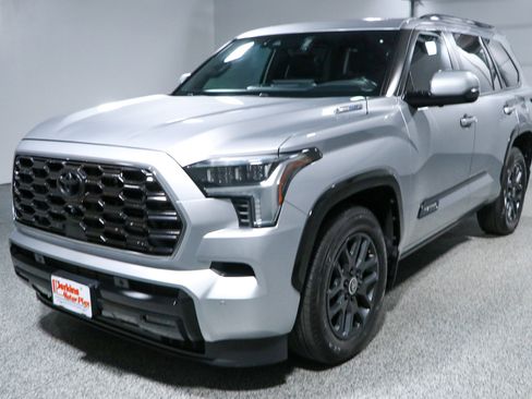 Used 2024 Toyota Sequoia Platinum AWD/4WD image 36