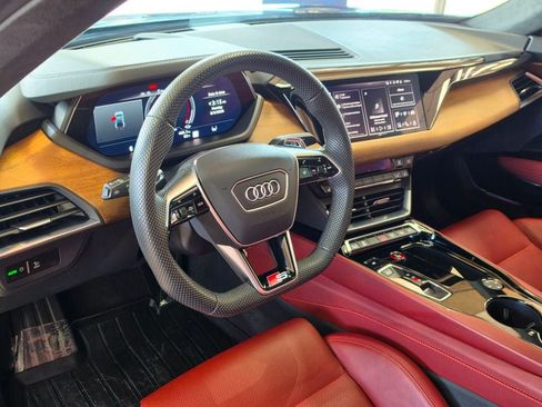 Used 2024 Audi e-tron GT Prestige AWD/4WD image 13