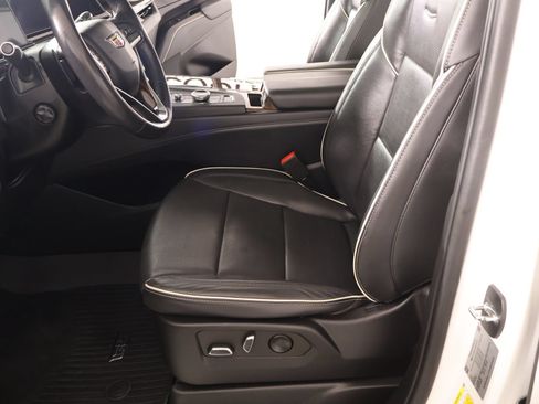Used 2022 Cadillac Escalade Premium Luxury AWD/4WD image 12