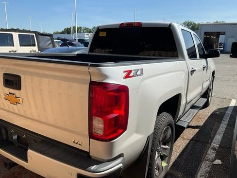 Used 2018 Chevrolet Silverado 1500 LTZ Z71 w/ LTZ Plus Package AWD/4WD image 5