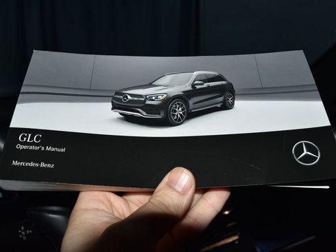 Used 2022 Mercedes-Benz GLC 300 4MATIC image 11