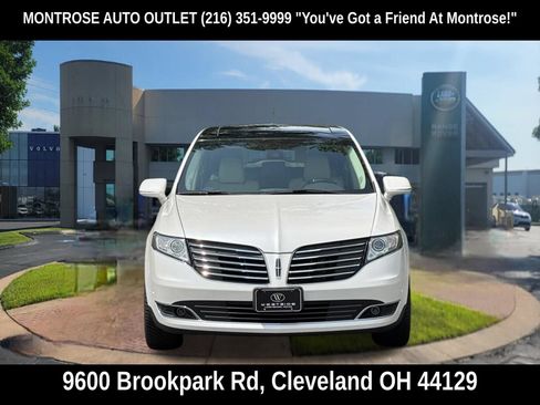 Used 2019 Lincoln MKT AWD image 11