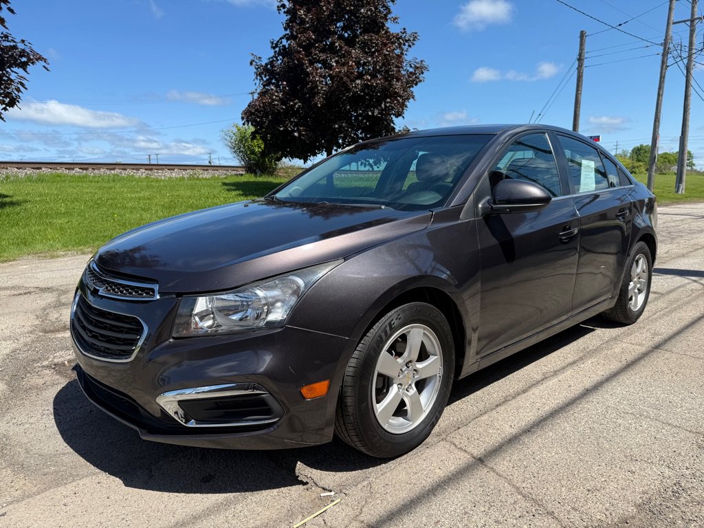 Used 2015 Chevrolet Cruze LT w/ Technology Package FWD image 7