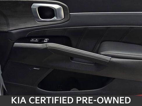 Certified 2025 Kia Sorento SX Prestige AWD/4WD image 8