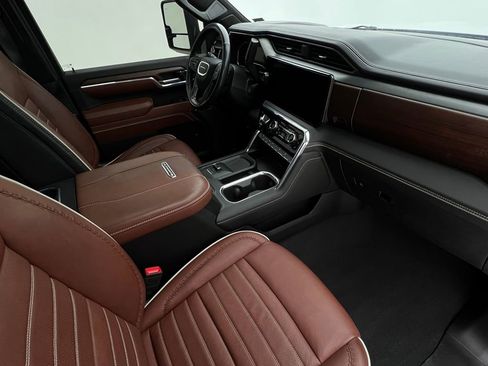 Used 2024 GMC Sierra 3500 Denali Ultimate image 16