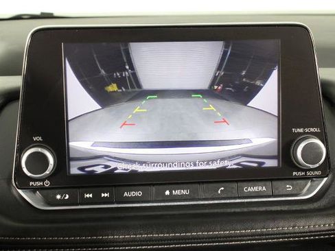 Certified 2025 Nissan Rogue SV image 30