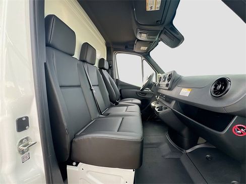New 2024 Mercedes-Benz Sprinter 4500 image 6