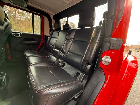 Used 2020 Jeep Gladiator Rubicon image 25