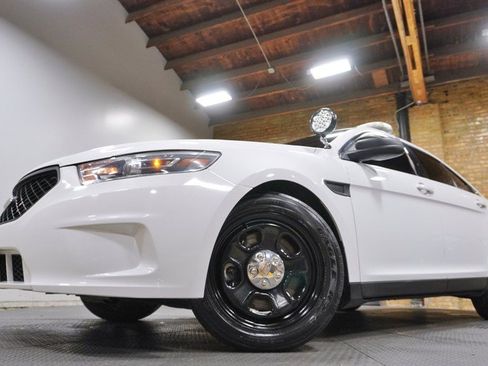 Used 2015 Ford Taurus Police Interceptor AWD image 3