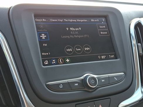 Used 2022 Chevrolet Equinox LS AWD/4WD image 3