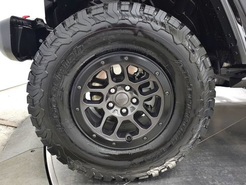 Used 2023 Jeep Wrangler Unlimited Rubicon w/ Xtreme 35 Tire Package AWD/4WD image 14