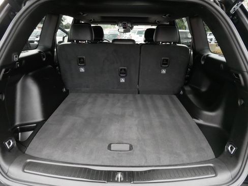 Used 2023 Jeep Grand Cherokee Altitude AWD/4WD image 16