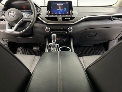 Used 2024 Nissan Altima 2.5 SV image 32