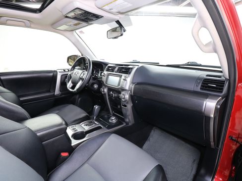 Used 2016 Toyota 4Runner SR5 image 18