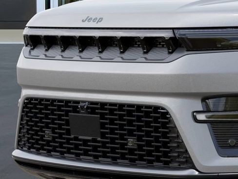 New 2026 Jeep Grand Wagoneer Limited AWD/4WD image 11