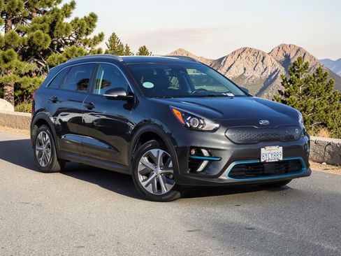 Used 2021 Kia Niro EX Premium FWD image 2