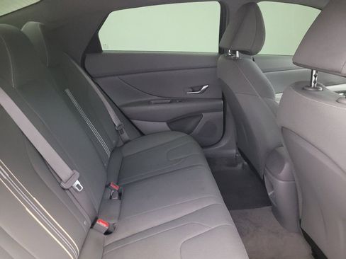 Used 2024 Hyundai Elantra SEL FWD image 19