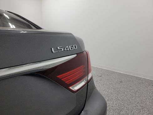 Used 2013 Lexus LS 460 w/ Comfort Pkg RWD image 6