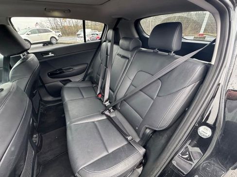 Used 2022 Kia Sportage EX w/ EX Technology Package image 14