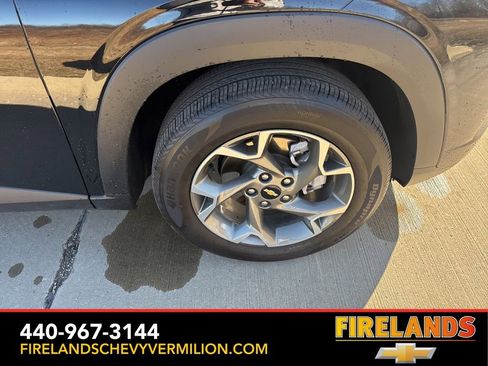 Used 2025 Chevrolet Trax LT w/ LT Convenience Package image 47