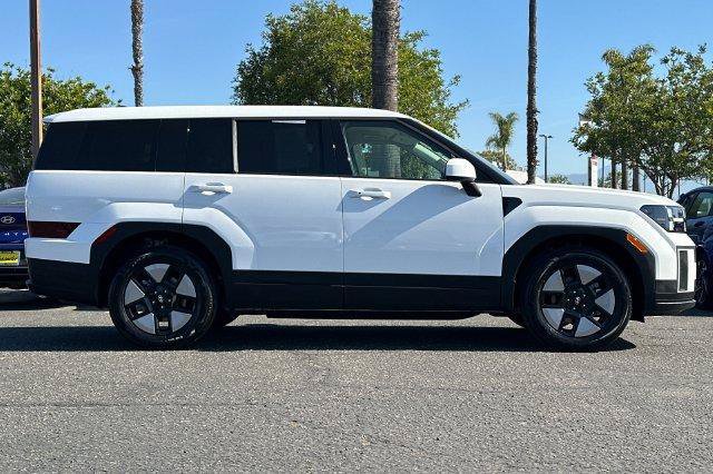 Used 2026 Hyundai Santa Fe SE FWD image 3