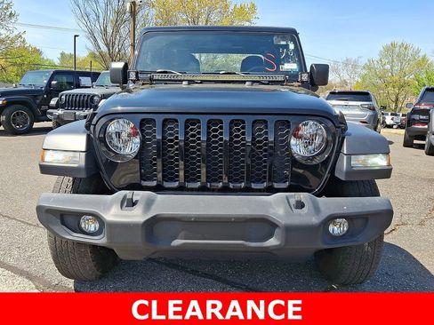 Used 2022 Jeep Gladiator Sport AWD/4WD image 2