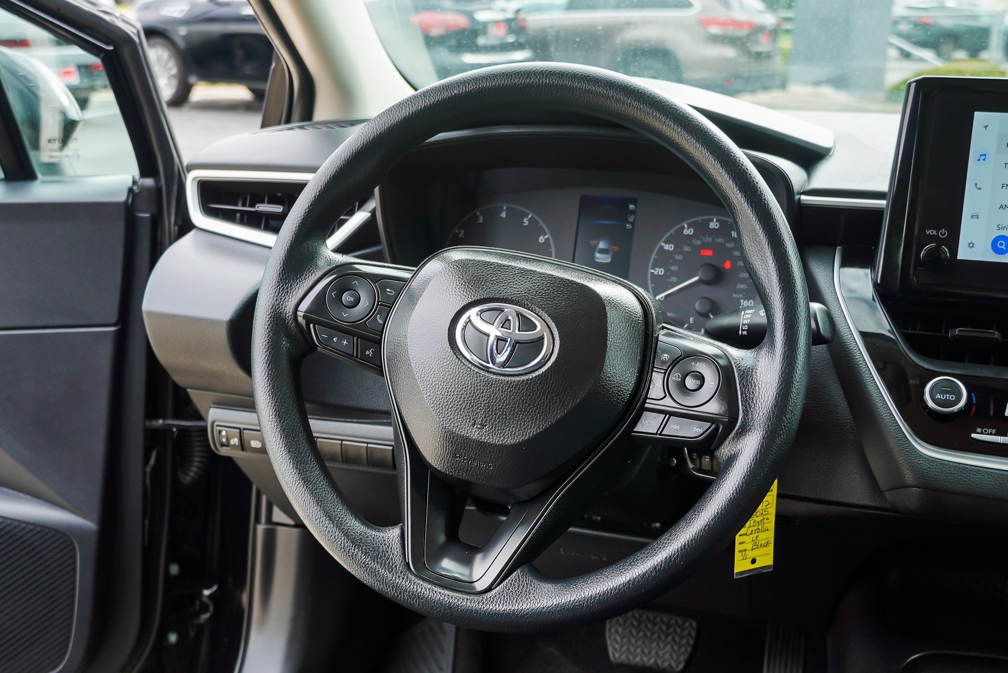 Used 2025 Toyota Corolla LE FWD image 30