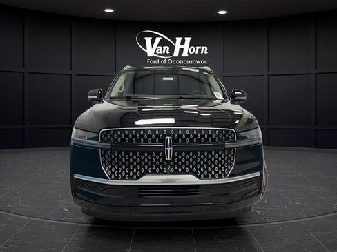Used 2025 Lincoln Navigator L Reserve AWD/4WD image 8