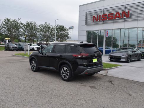 Used 2023 Nissan Rogue SV w/ SV Premium B Package FWD image 5