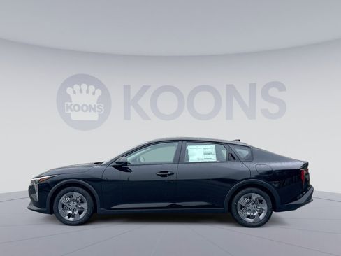 New 2026 Kia K4 LX image 2