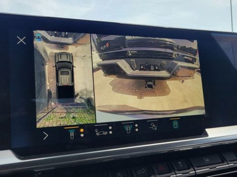 Used 2022 Chevrolet Silverado 1500 LTZ w/ Technology Package RWD image 17