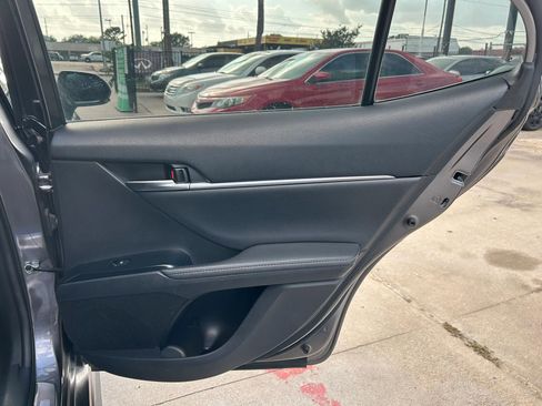 Used 2020 Toyota Camry XSE image 16