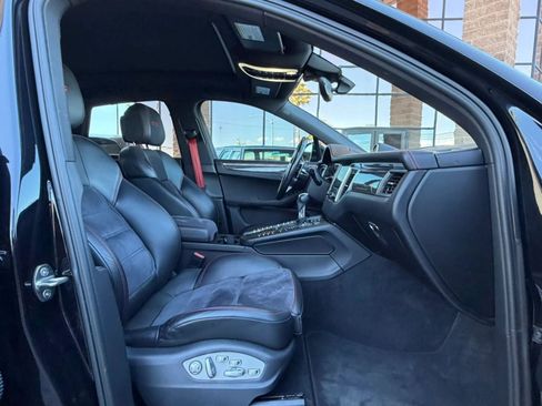 Used 2017 Porsche Macan GTS AWD/4WD image 46