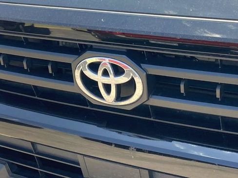 Used 2025 Toyota 4Runner SR5 AWD/4WD image 26