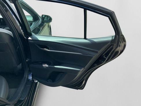 Used 2025 Toyota Camry SE FWD image 30