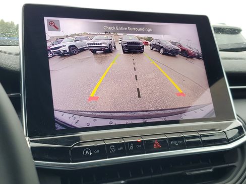 Used 2024 Jeep Compass Limited w/ High Altitude Package image 18