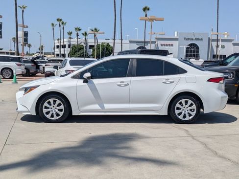 Used 2020 Toyota Corolla LE w/ Carpet Mat Package (TMS) FWD image 9